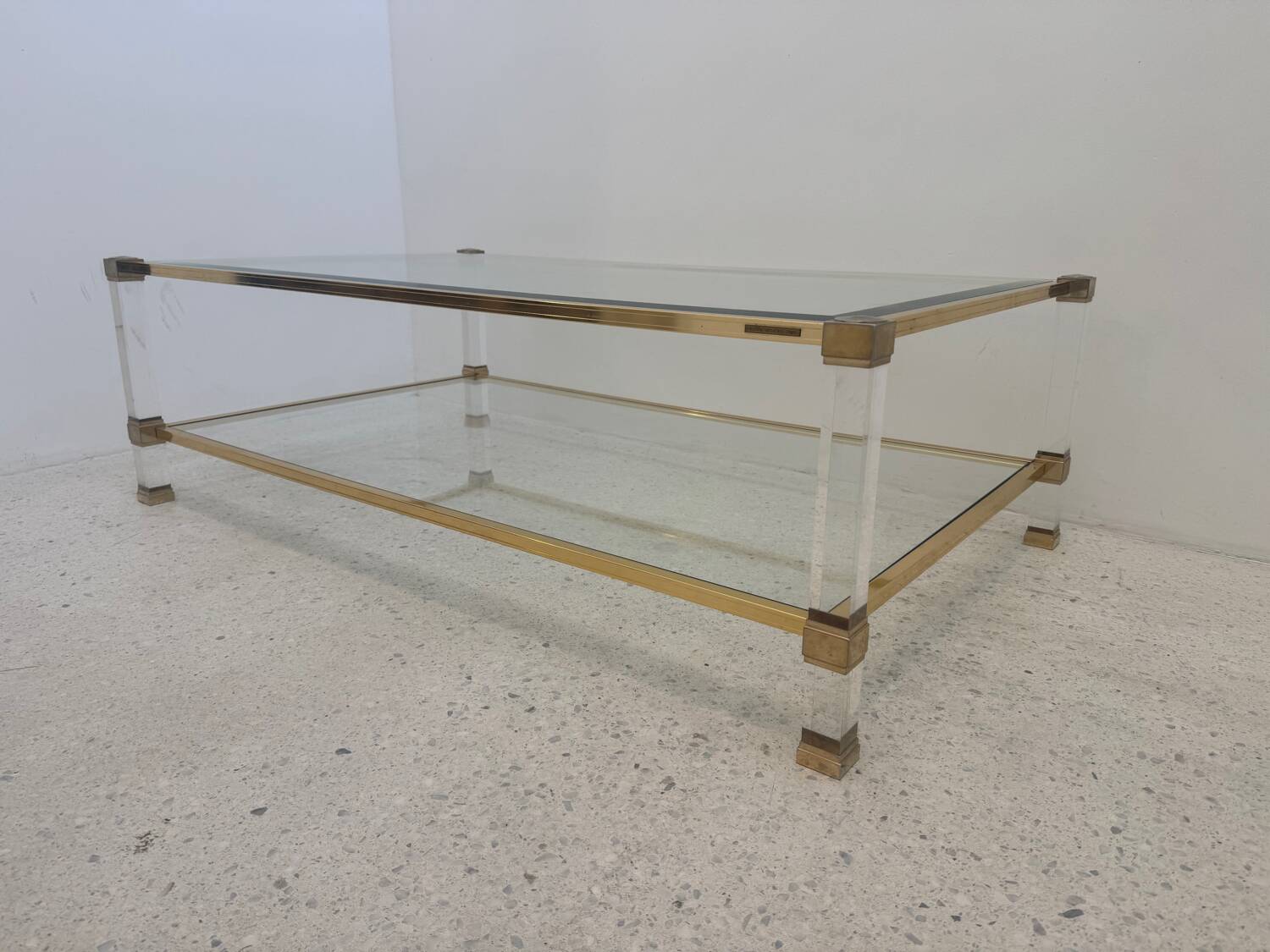 Table basse Plexi et alu doré, Pierre Vandel, 1970s