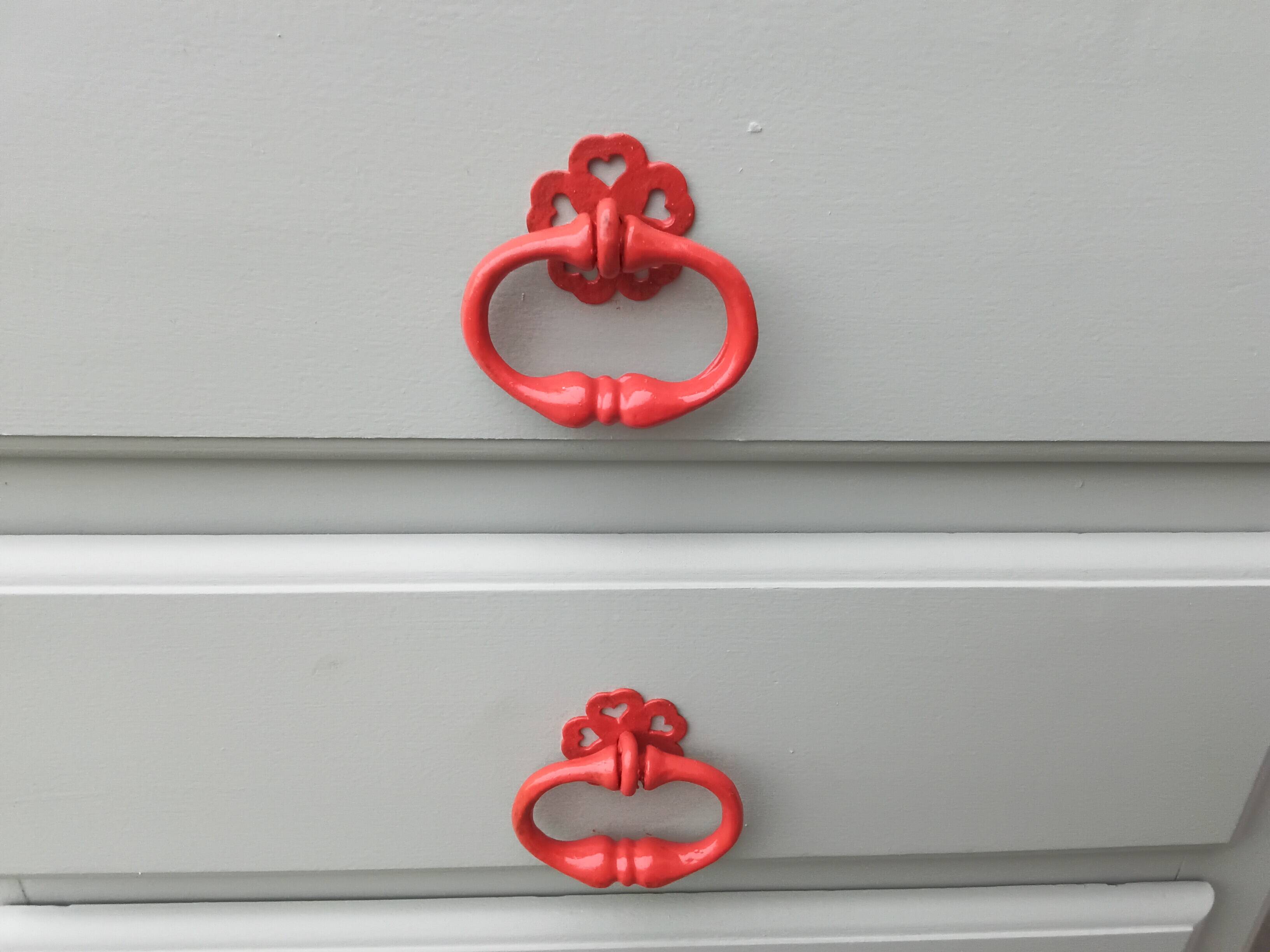 Antique chest of drawers