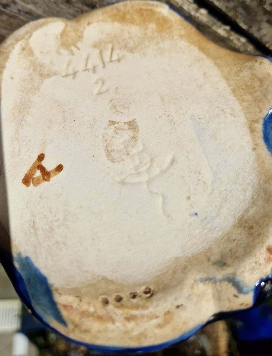 De Bruyn Fives Lille earthenware fireplace surround