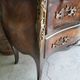 Commode sauteuse en bois de rose plateau en marbre rose