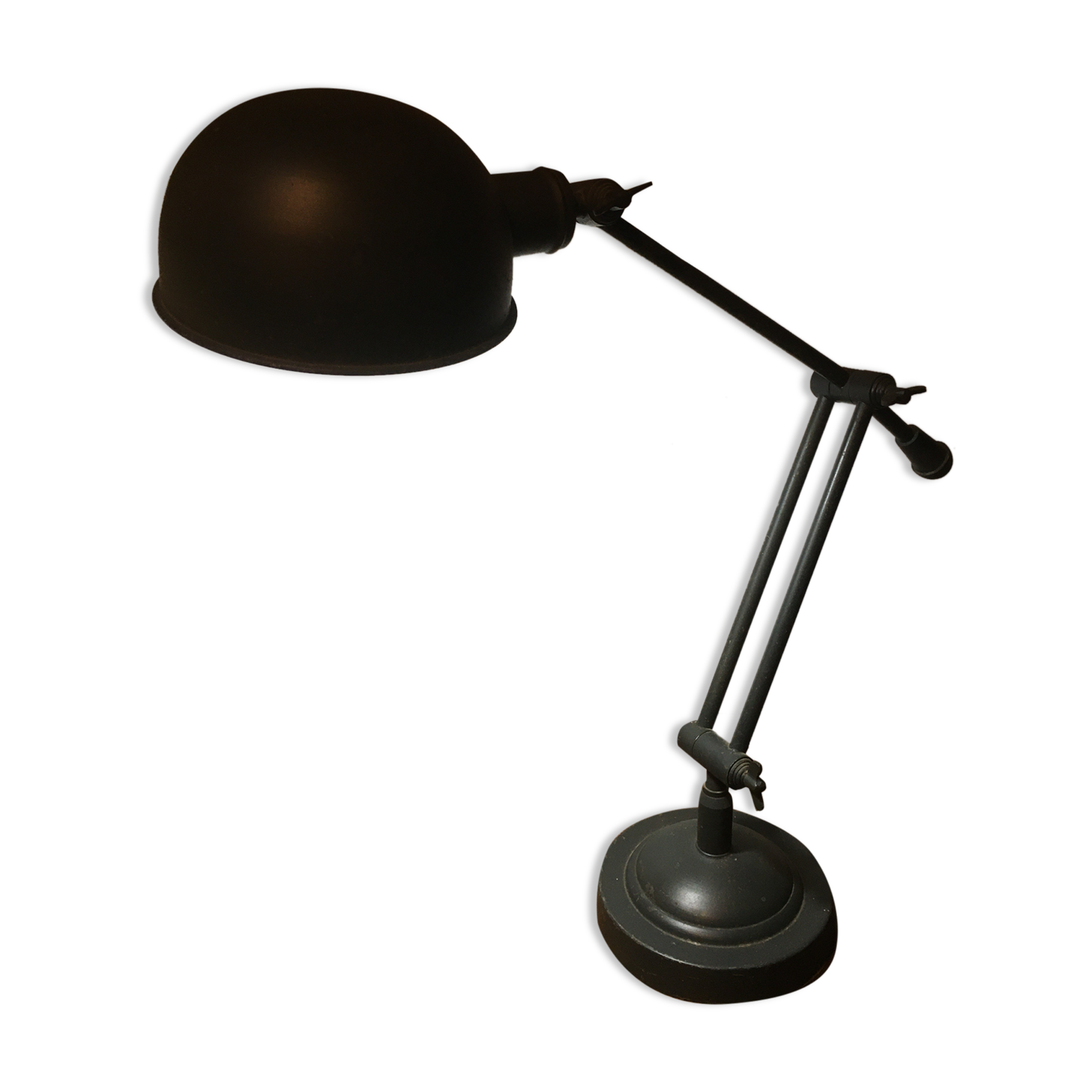 Industrial-style articulated metal desk lamp