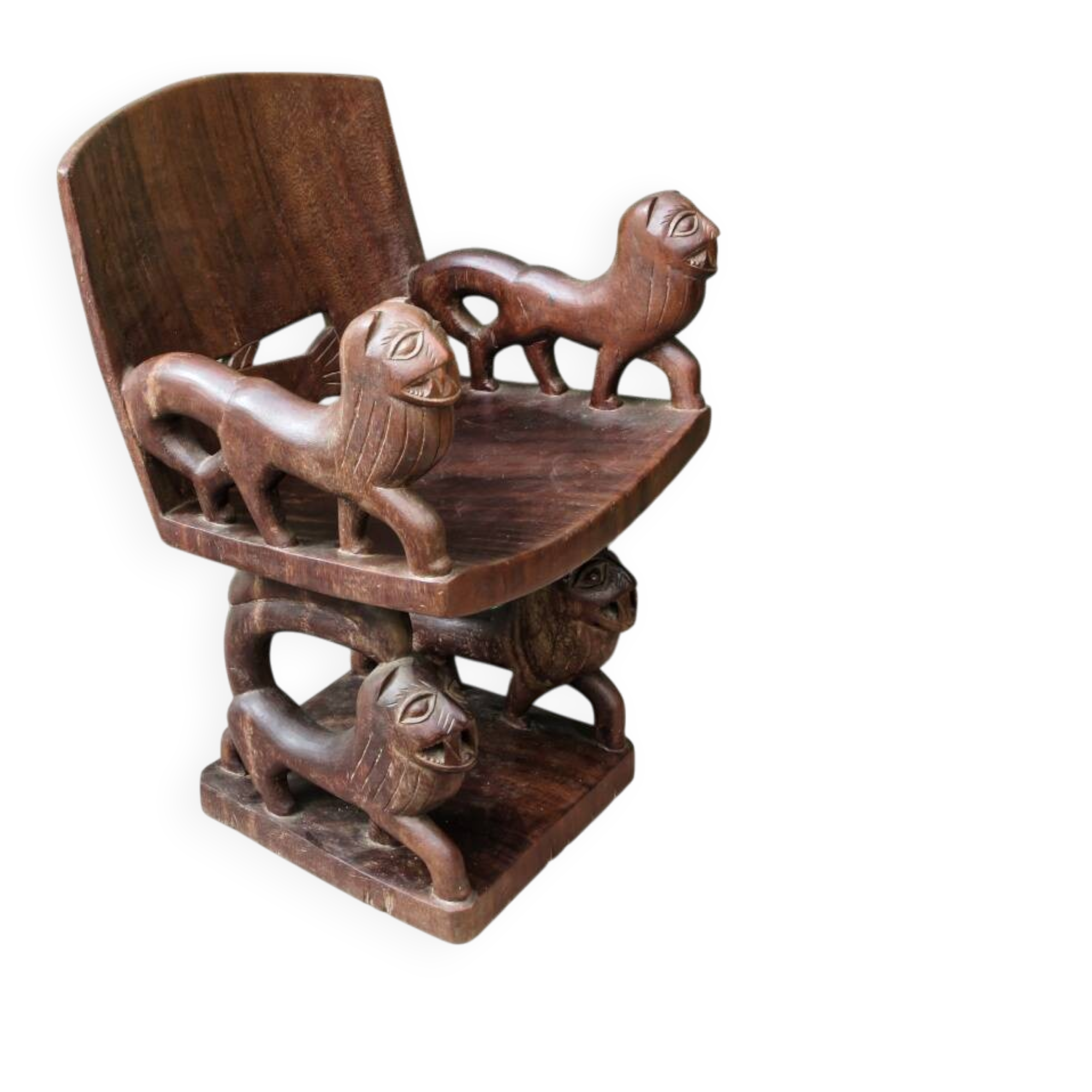 Siège africain monoxyle en bois sculpté