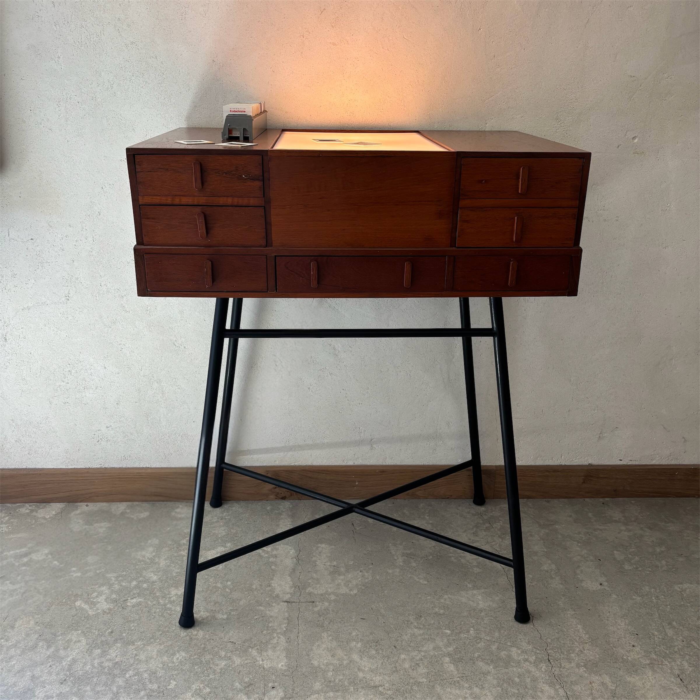Reading lamp furniture with slides