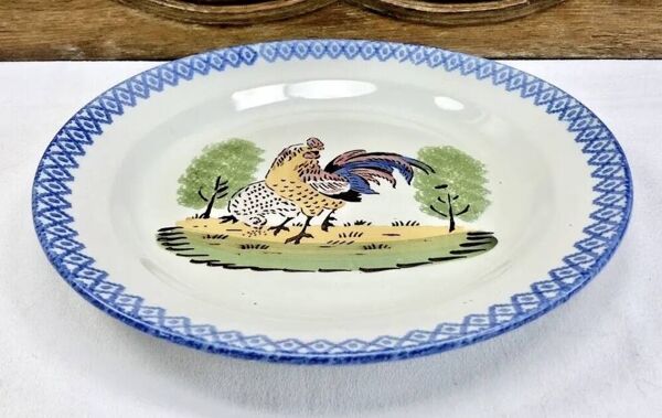 Ancien plat coq poule Saint Clément Luneville modèle Charolles