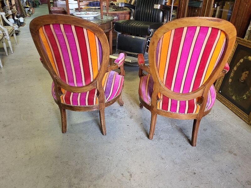 Pair of armchairs louis philippe medaillon walnut of the xix th century