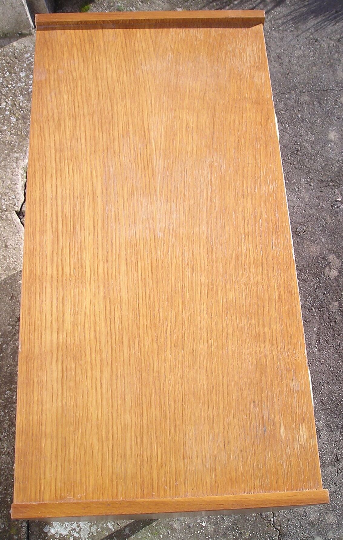 Convenient 3-drawer oak veneer 1970