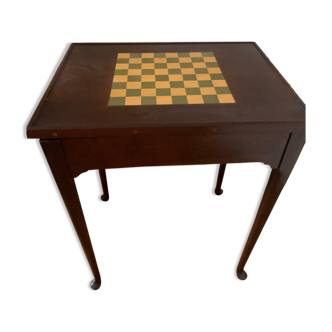 Gaming table