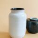 Duo de petits vases noir et blanc en céramique