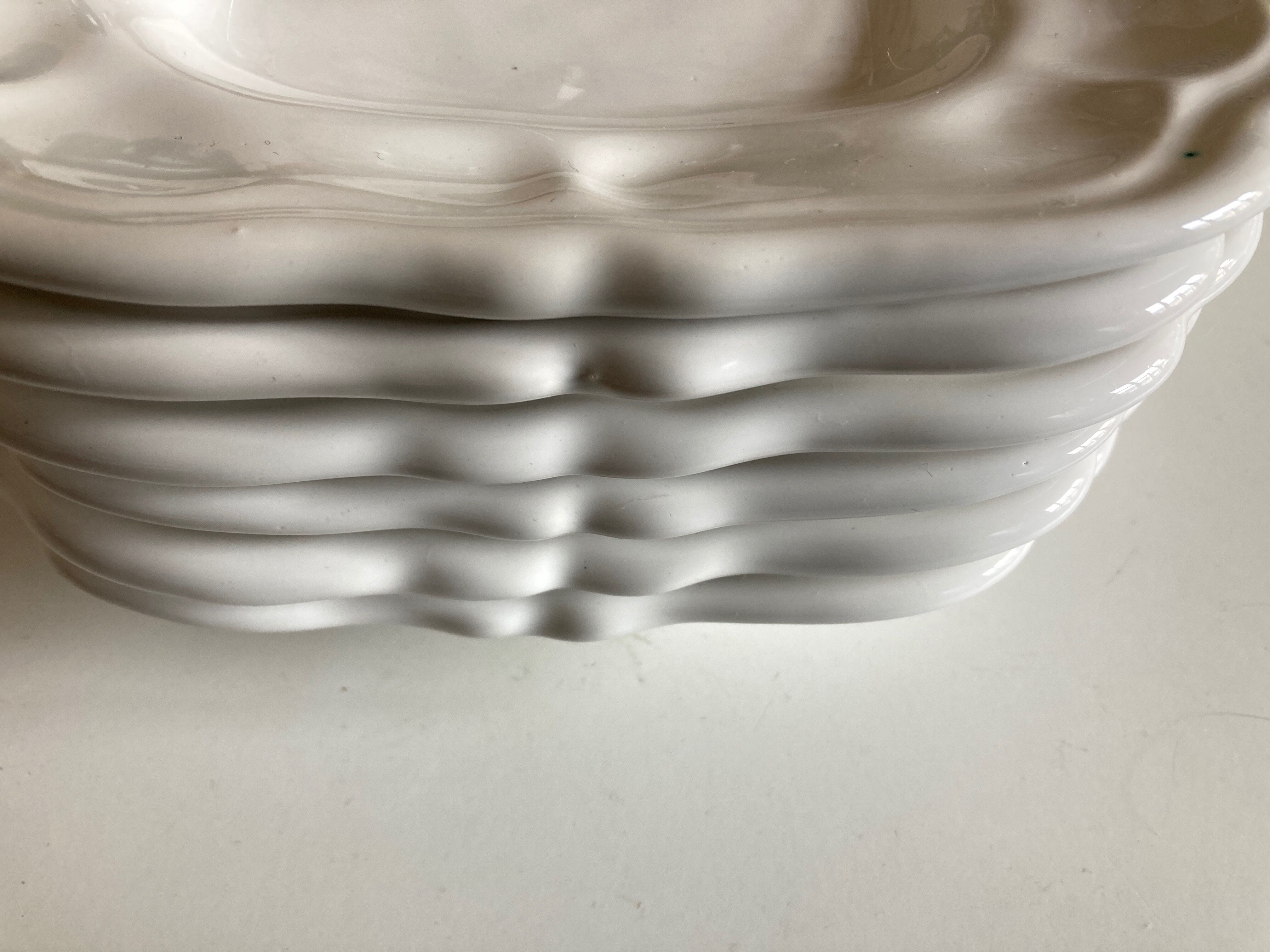 Set 6 plates in glazed earth with Moustiers godrons 1970