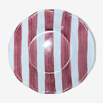 Burgundy striped plate 25cm
