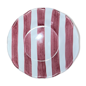 Burgundy striped plate 25cm