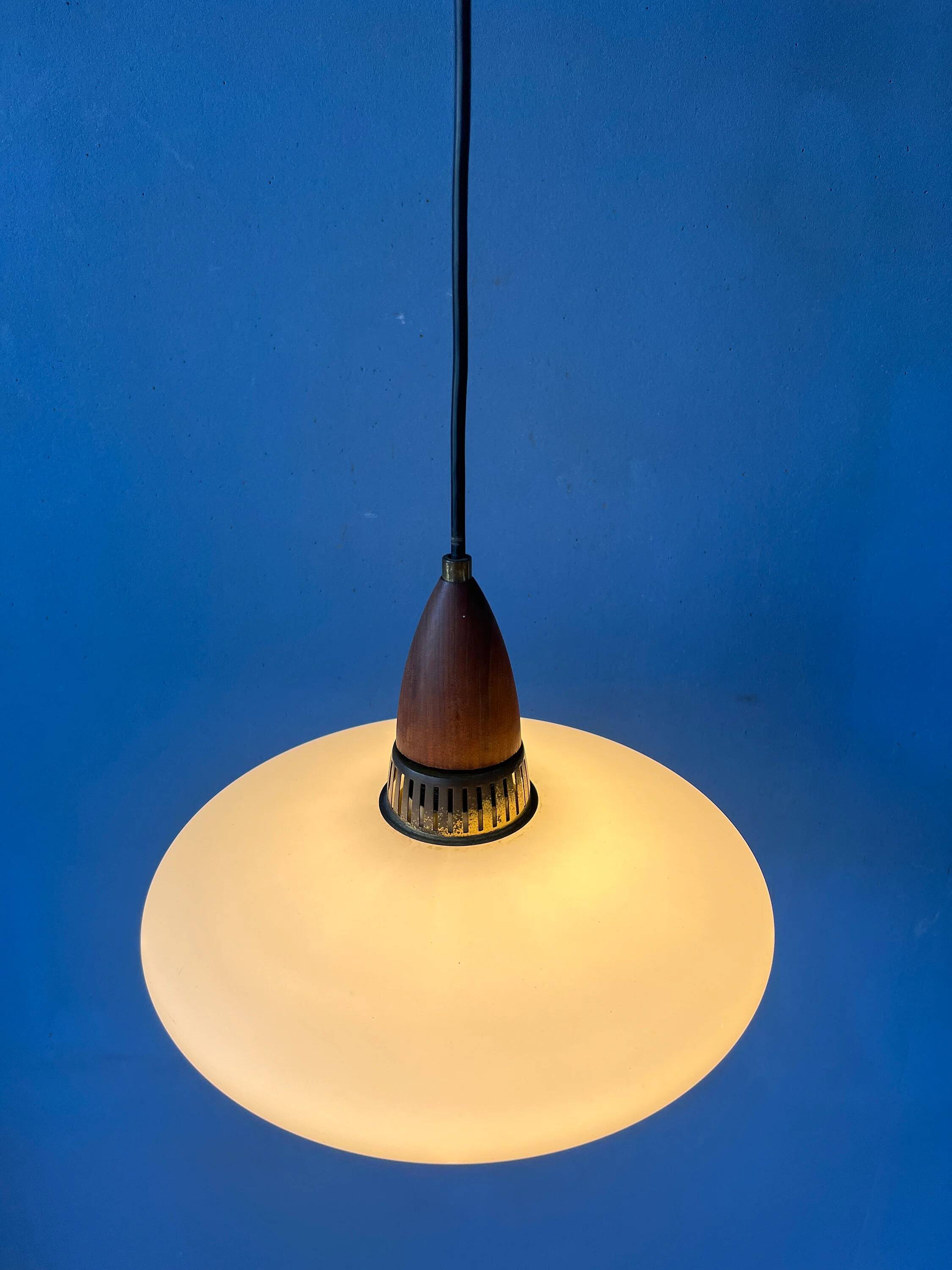 Suspension en verre opalin (style Philips) - Louis Kalff