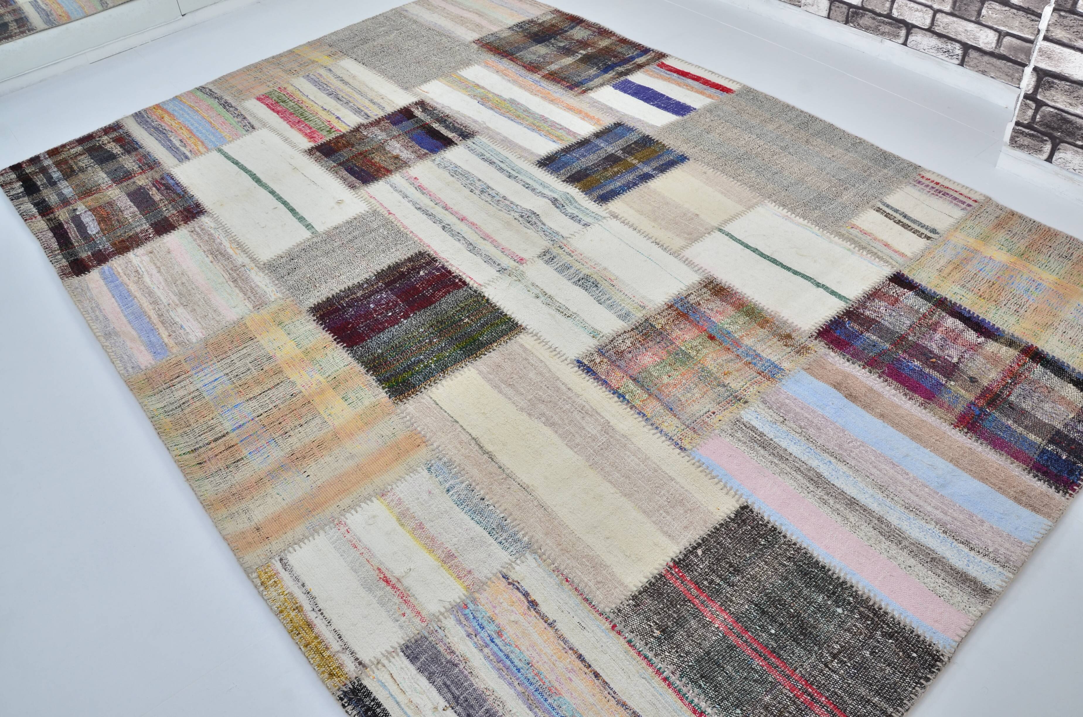 Vintage Turkish White Kilim Rug