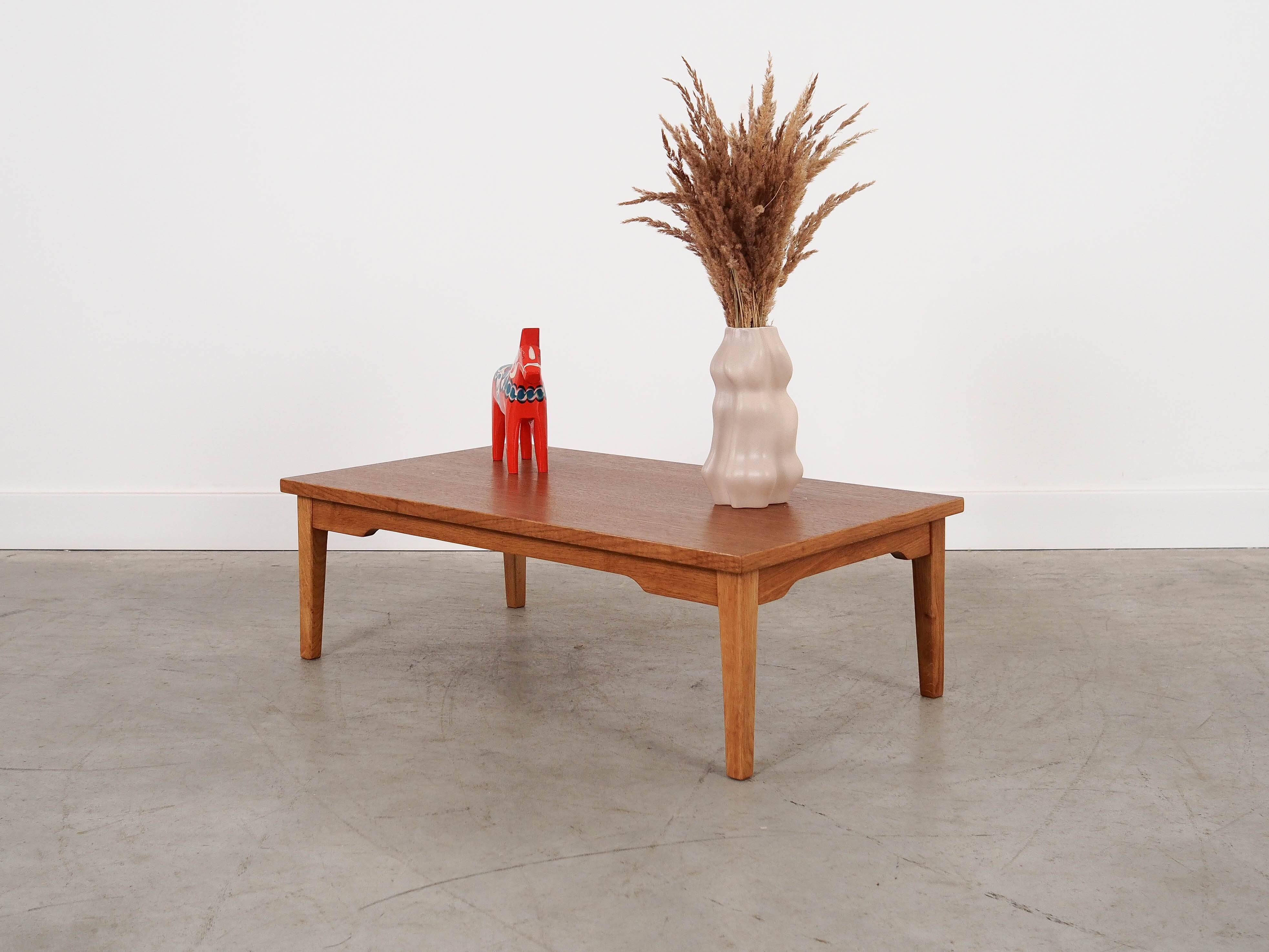 Oak coffee table, Danish design, 1970s, production: Denmark