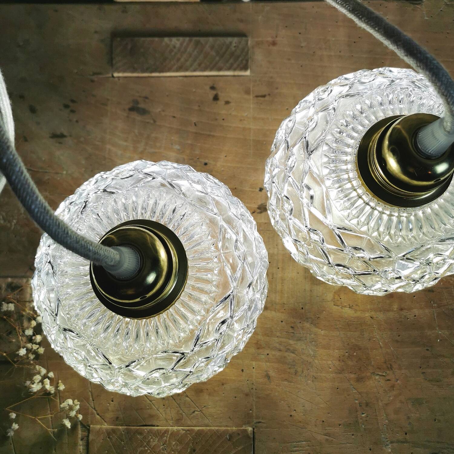 Duo of vintage portable lamps