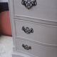 Petite commode anglaise patinée lin vieilli