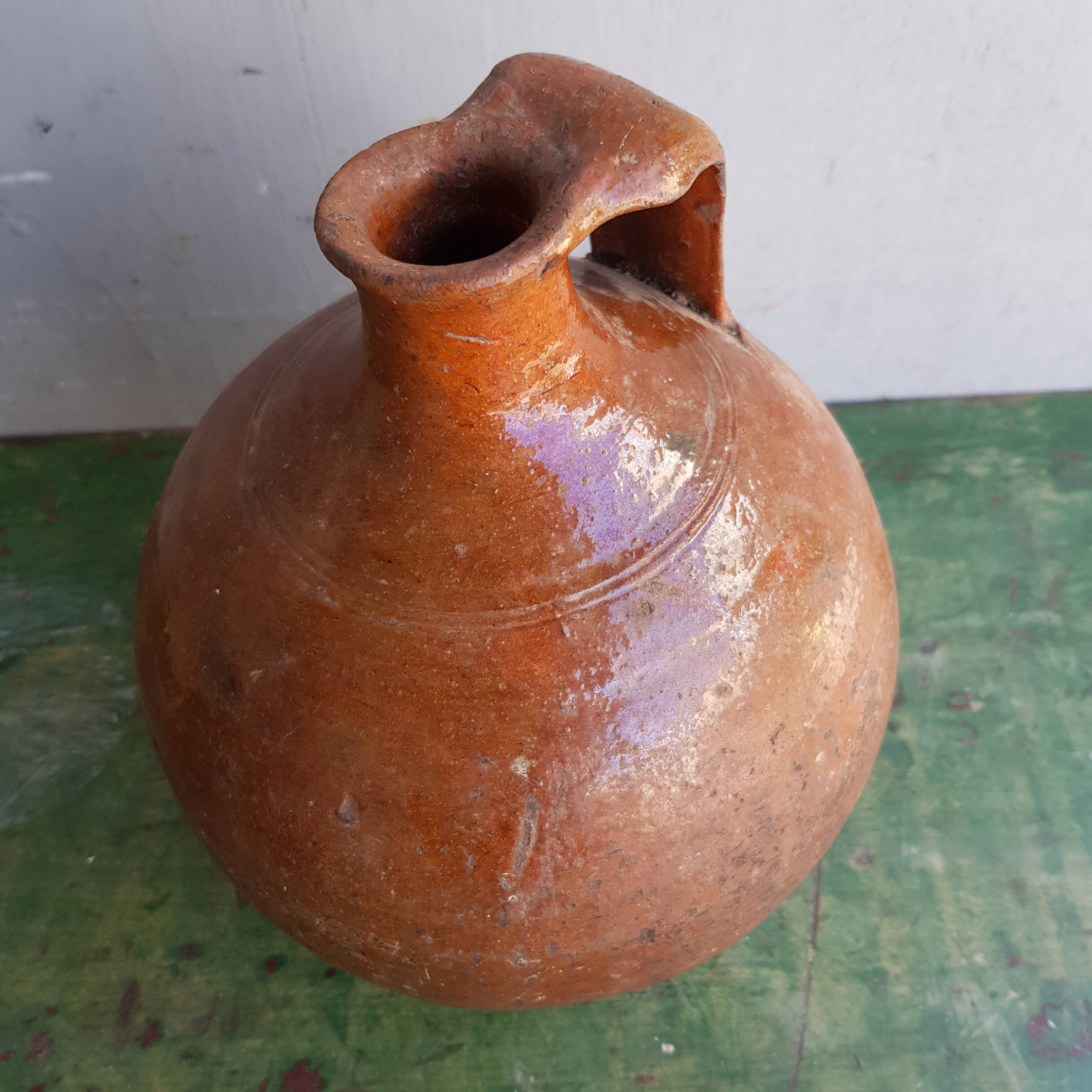 Pitcher jars old pitcher in terracotta
