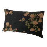 Coussin lin motif floral noir roses