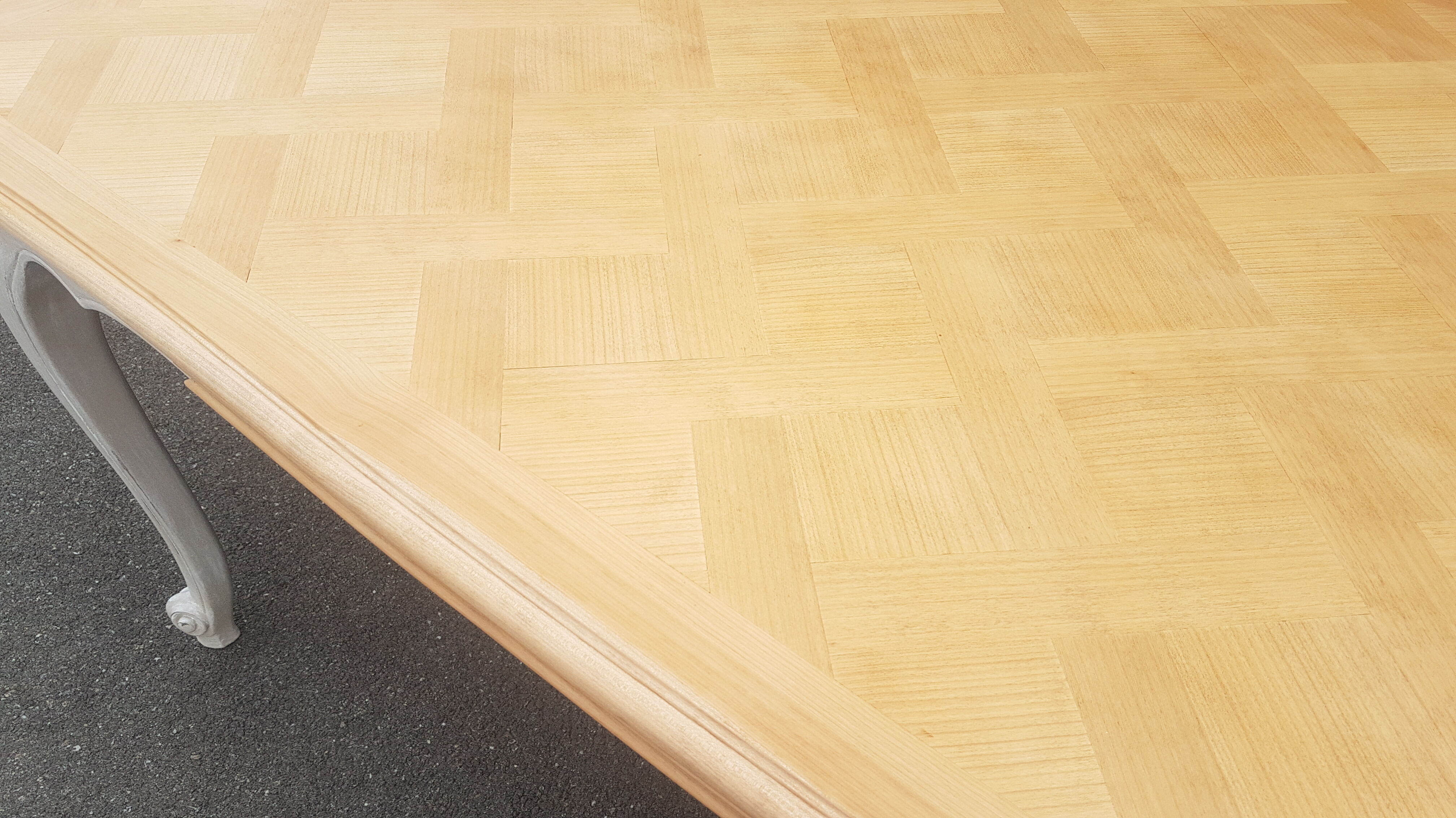 Dining table Louis XV style extendable