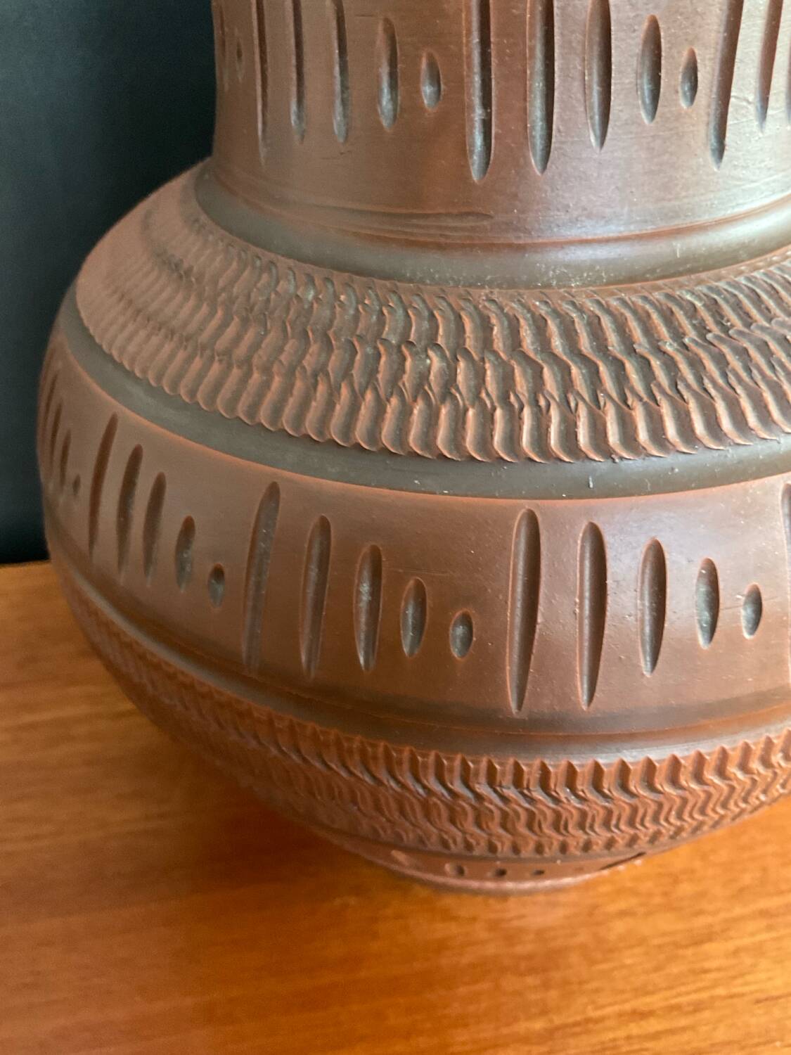 Trio of vintage vases in chiselled terracotta