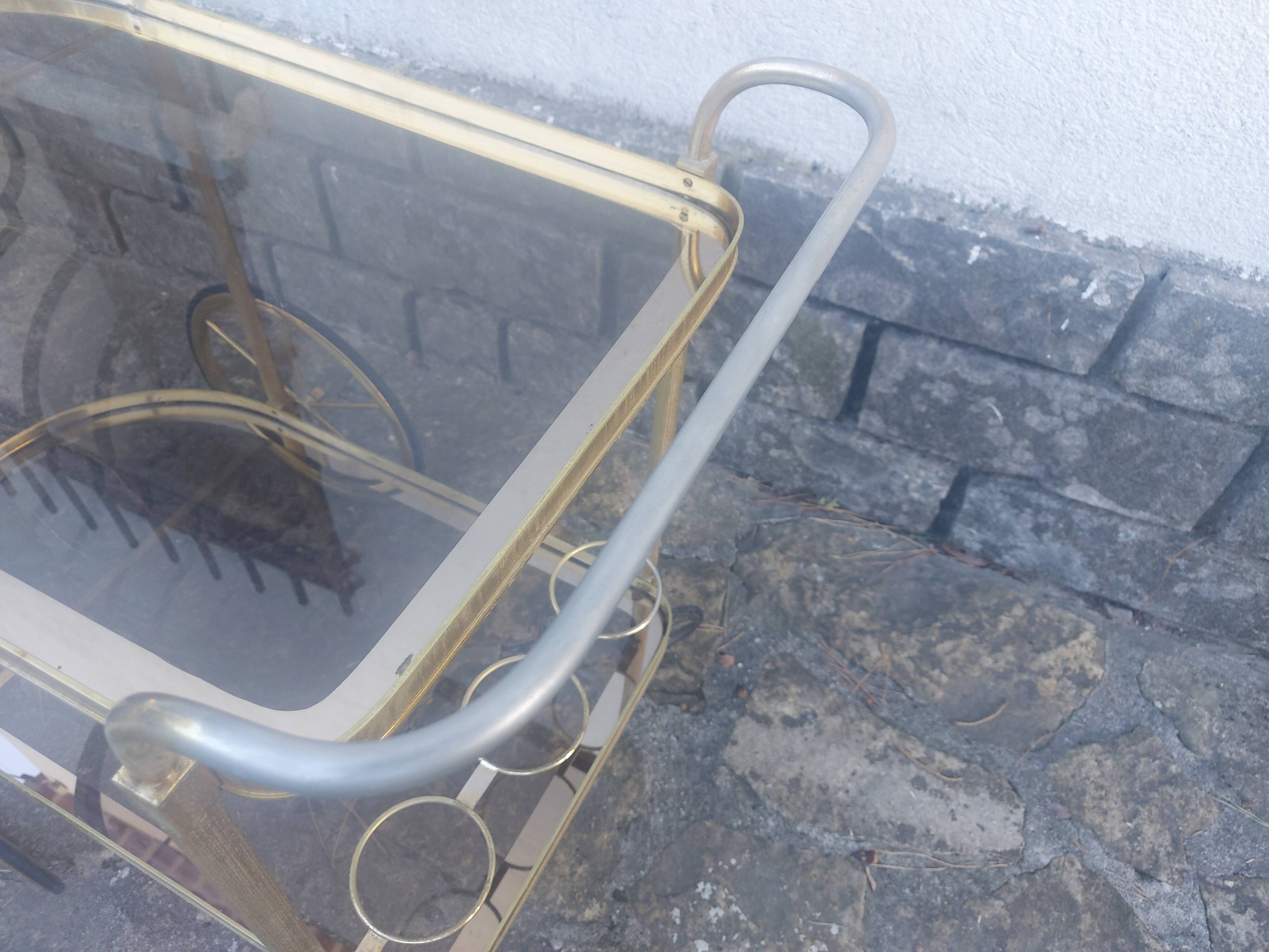 Vintage rolling metal dore service