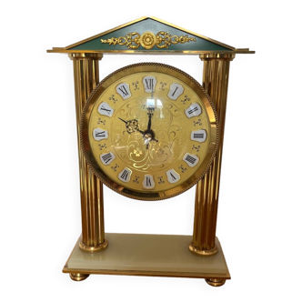 Vedette gantry clock