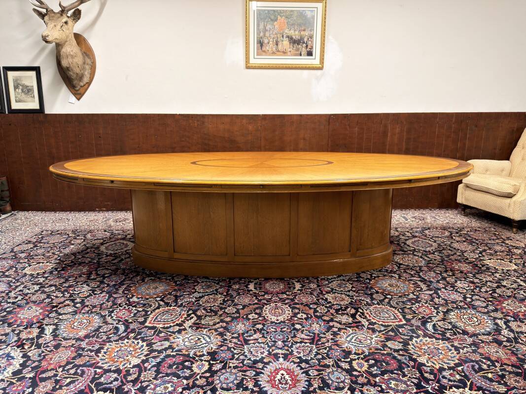 Grande table de conférence Globe Wernicke anglaise