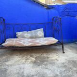 Banquette lit en fer forgé