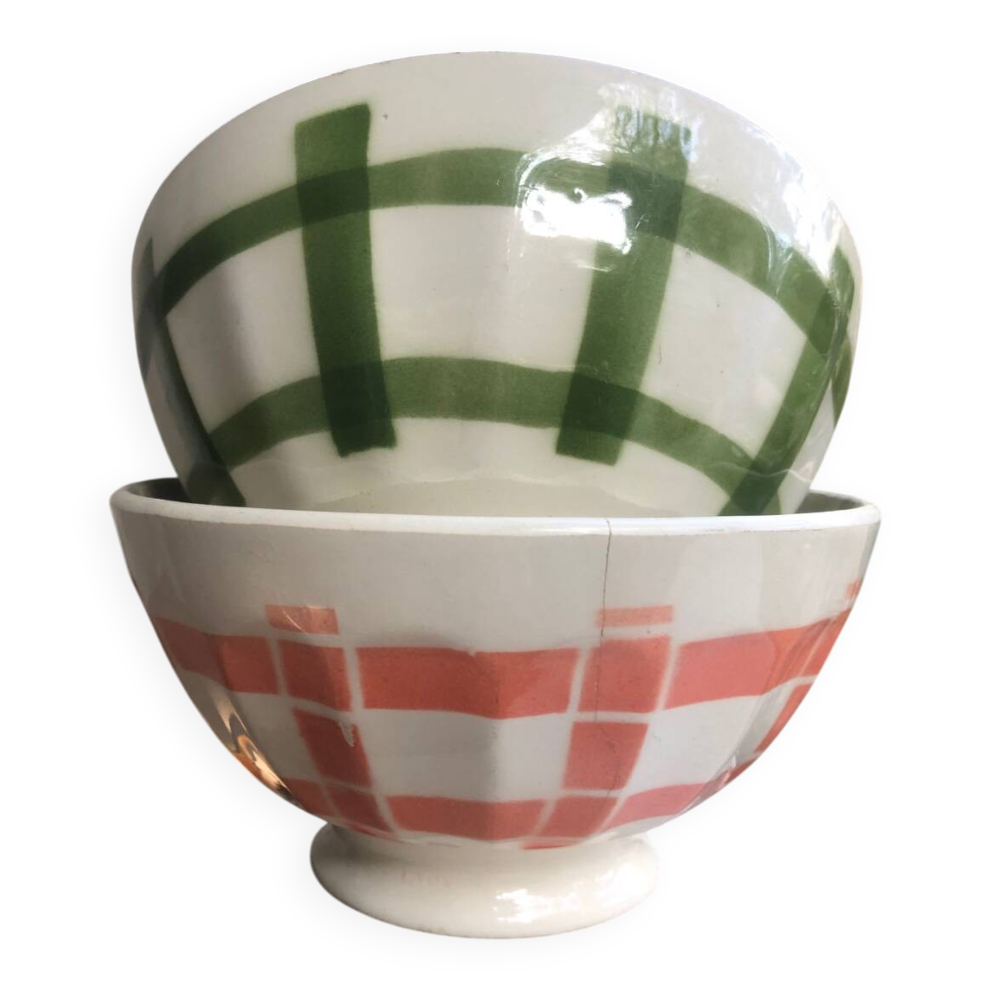 Old bowls in the Digouin-Sarguemines style