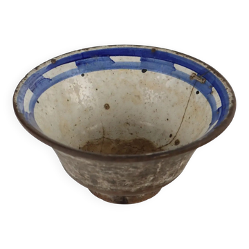 Antique cup from the early 19th century in decorated terracotta.