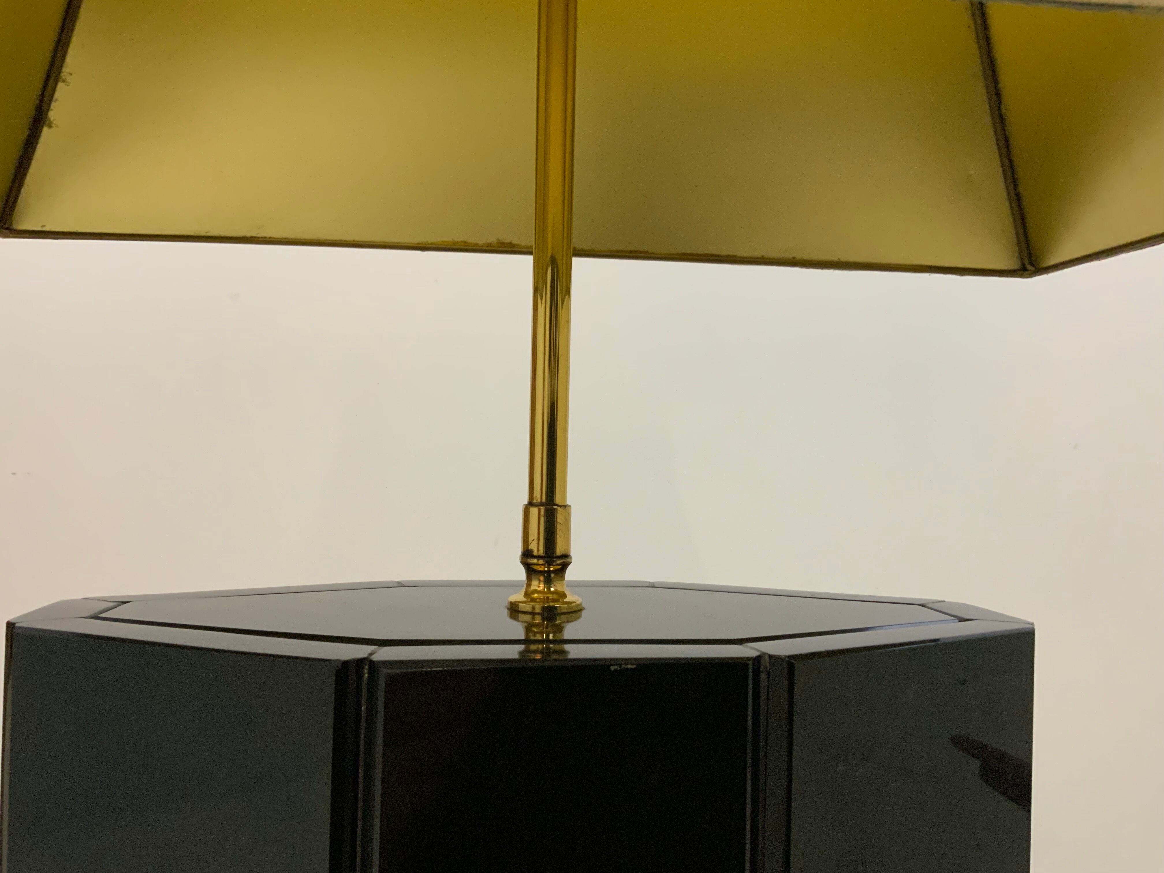 Ambient table lamp dating from the 70s