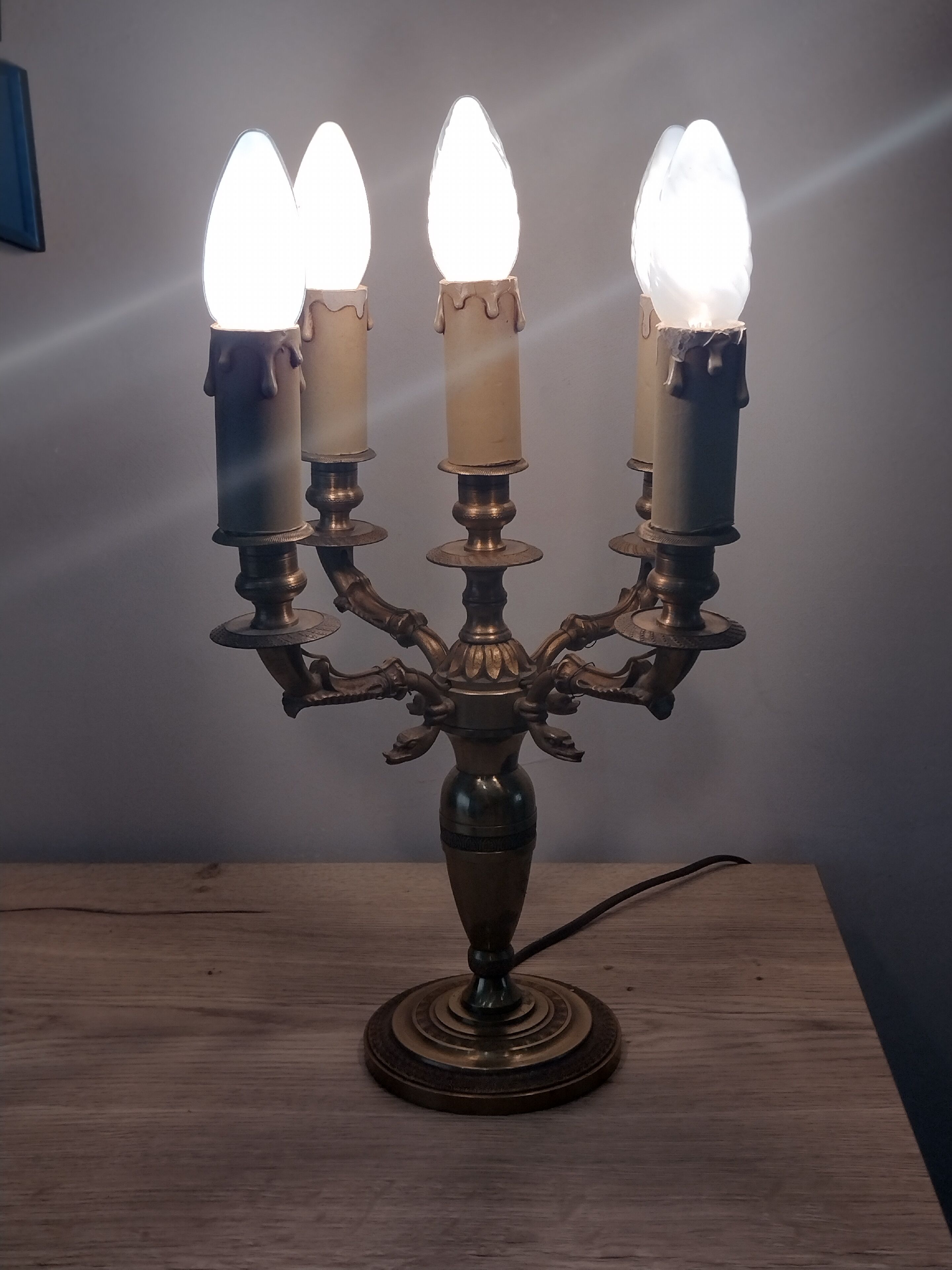 Bronze chandelier lamp