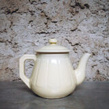 Théière en porcelaine jaune pâle