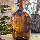 Give me amber Jeanne.