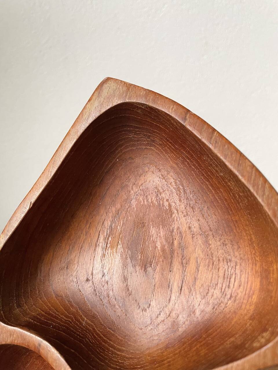 Wooden aperitif dish or teak pocket emptier