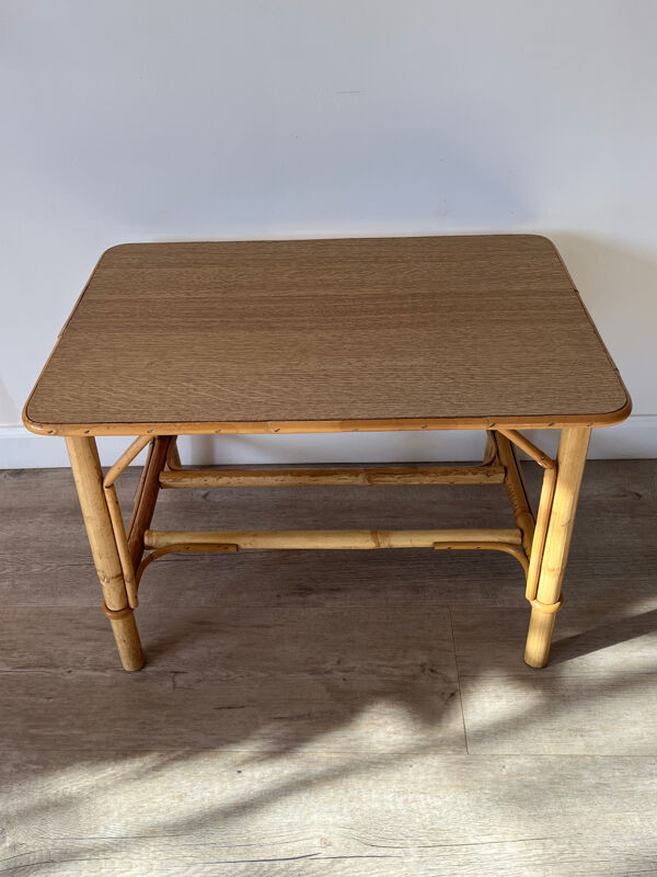 Petite table en rotin