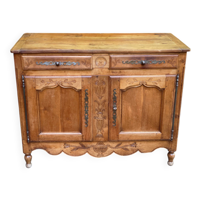 Buffet Louis XV en noyer massif clair époque XIXème siècle