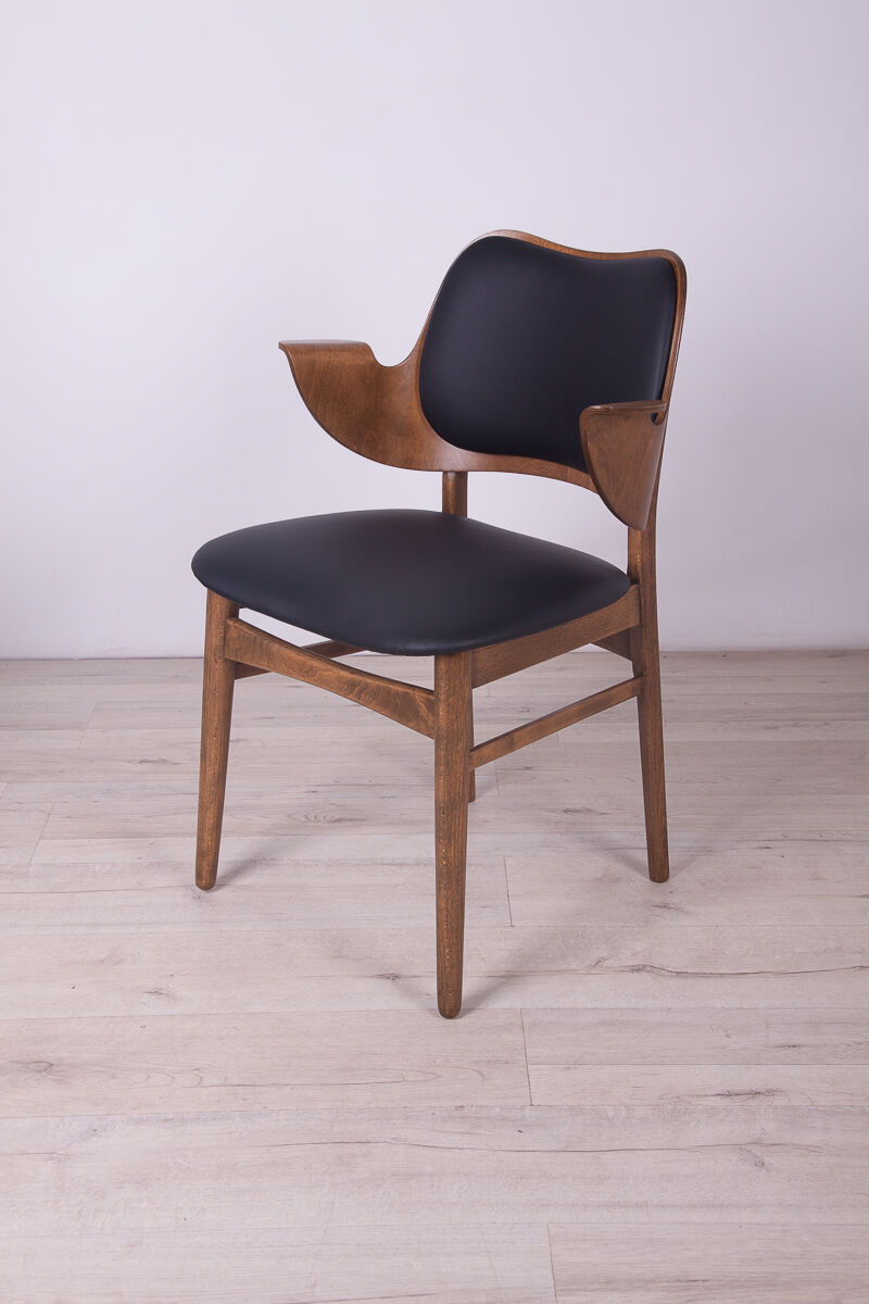 Model 107 armchairs by Hans Olsen for Bramin, 1950