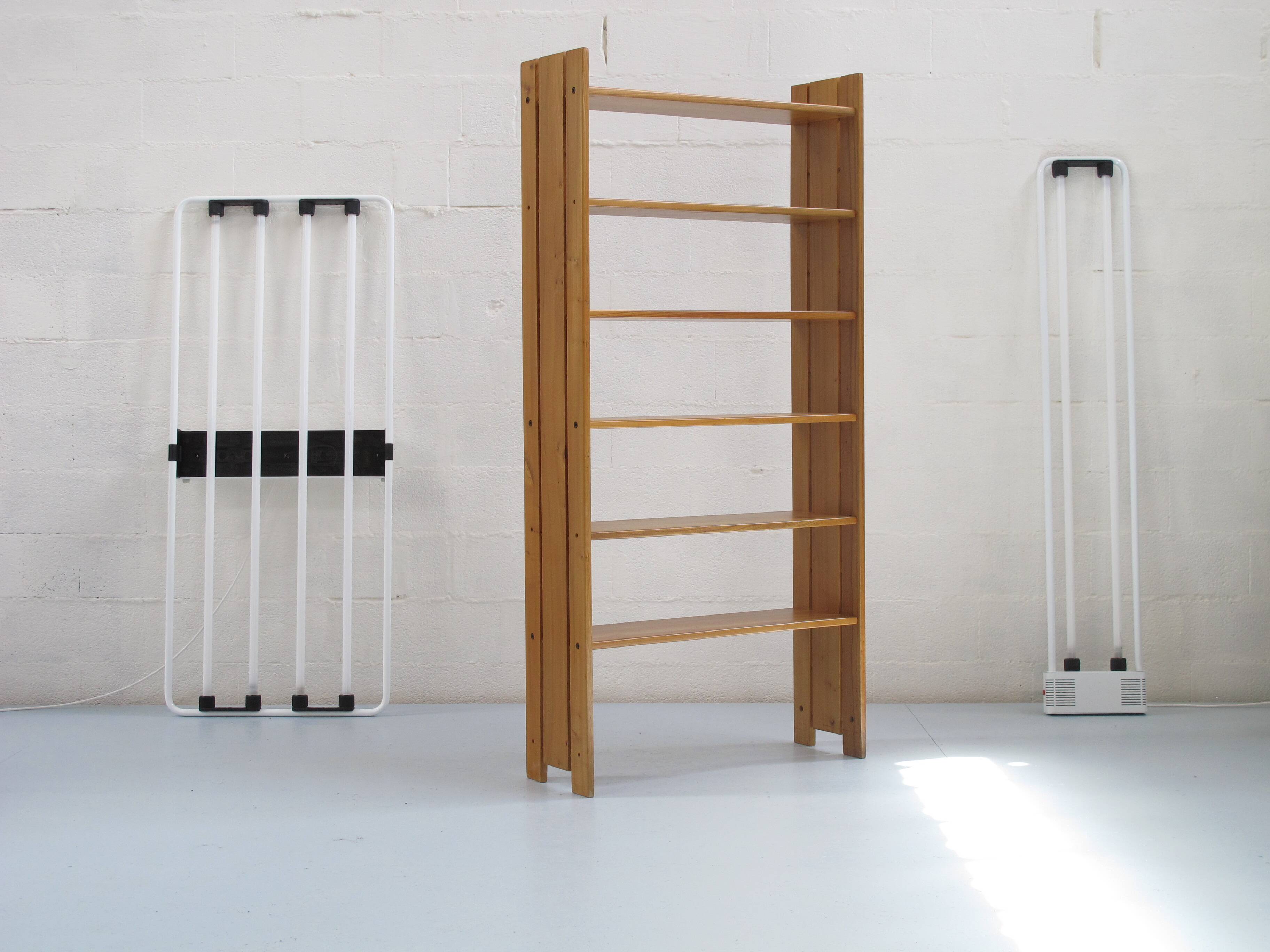 Solid elm shelves produced by the Regain group