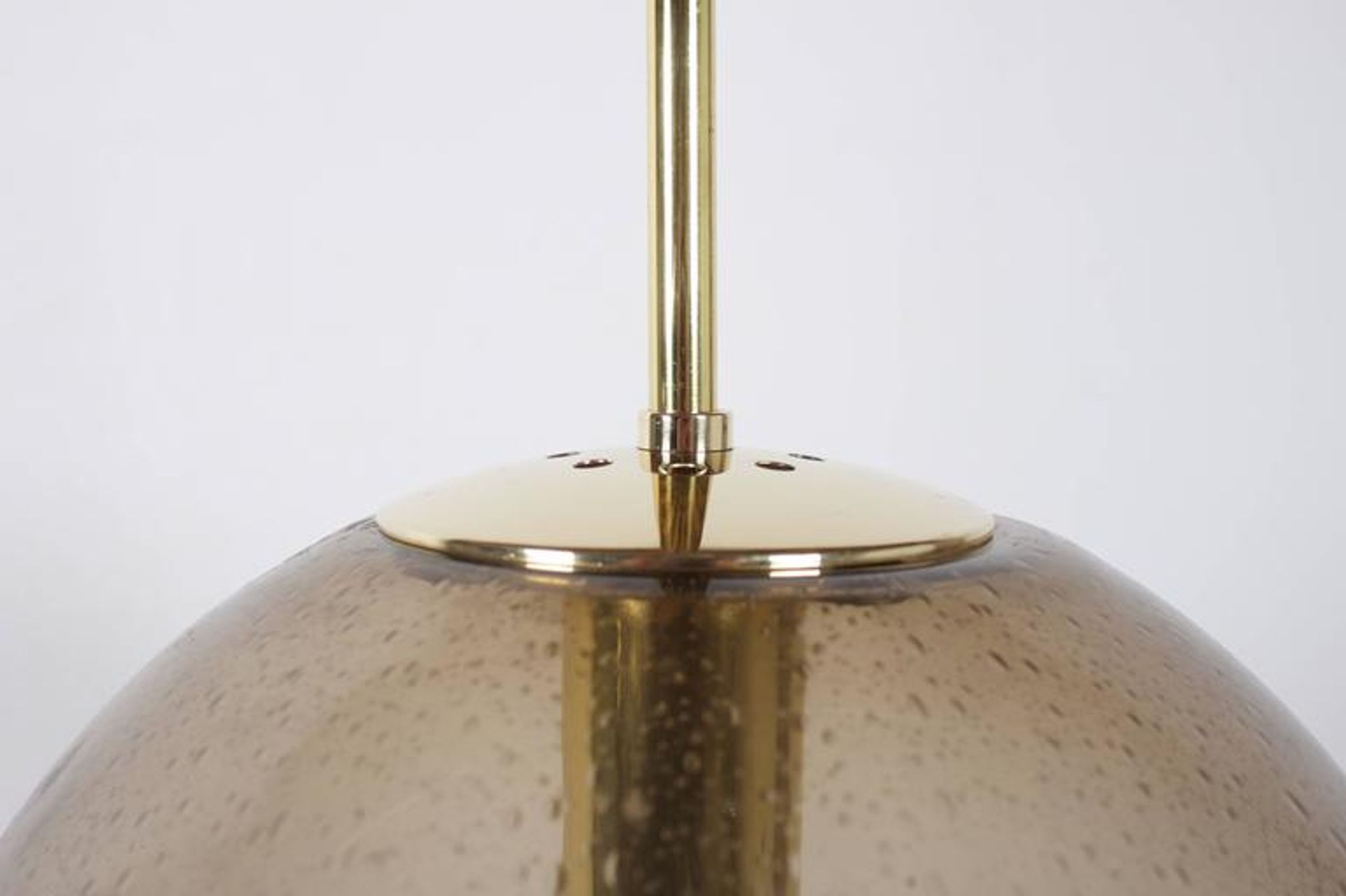 Suspension smoked glass