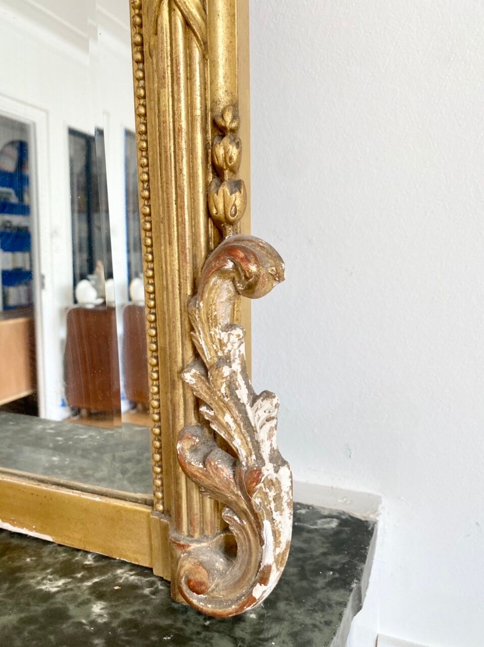 Louis XVI mirror, 19th century, gilded with sheet 136x88cm