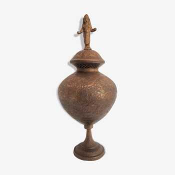Vase en laiton doré, Inde,19e siècle