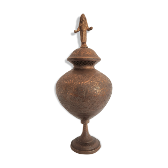 Vase en laiton doré, Inde,19e siècle