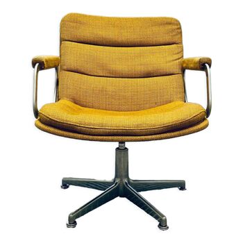 Artifort Edition by Geoffrey Harcourt, vintage mustard color executive chair