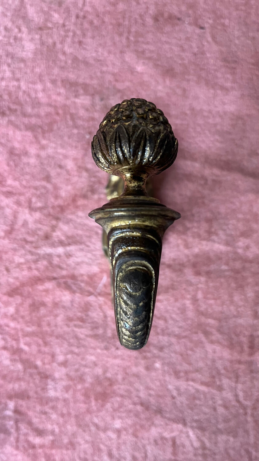 Golden bronze tieback