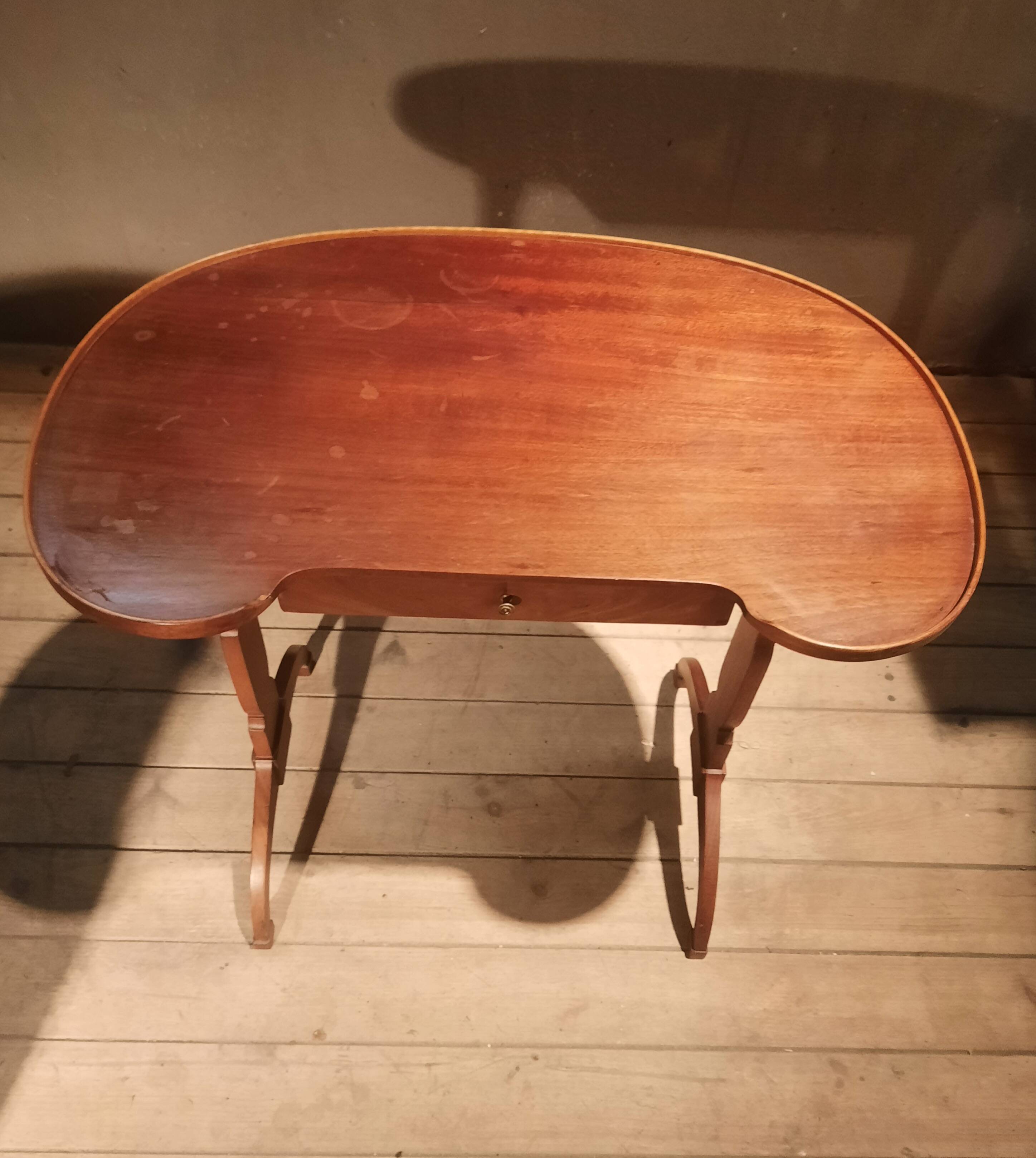 Kidney-shaped side table