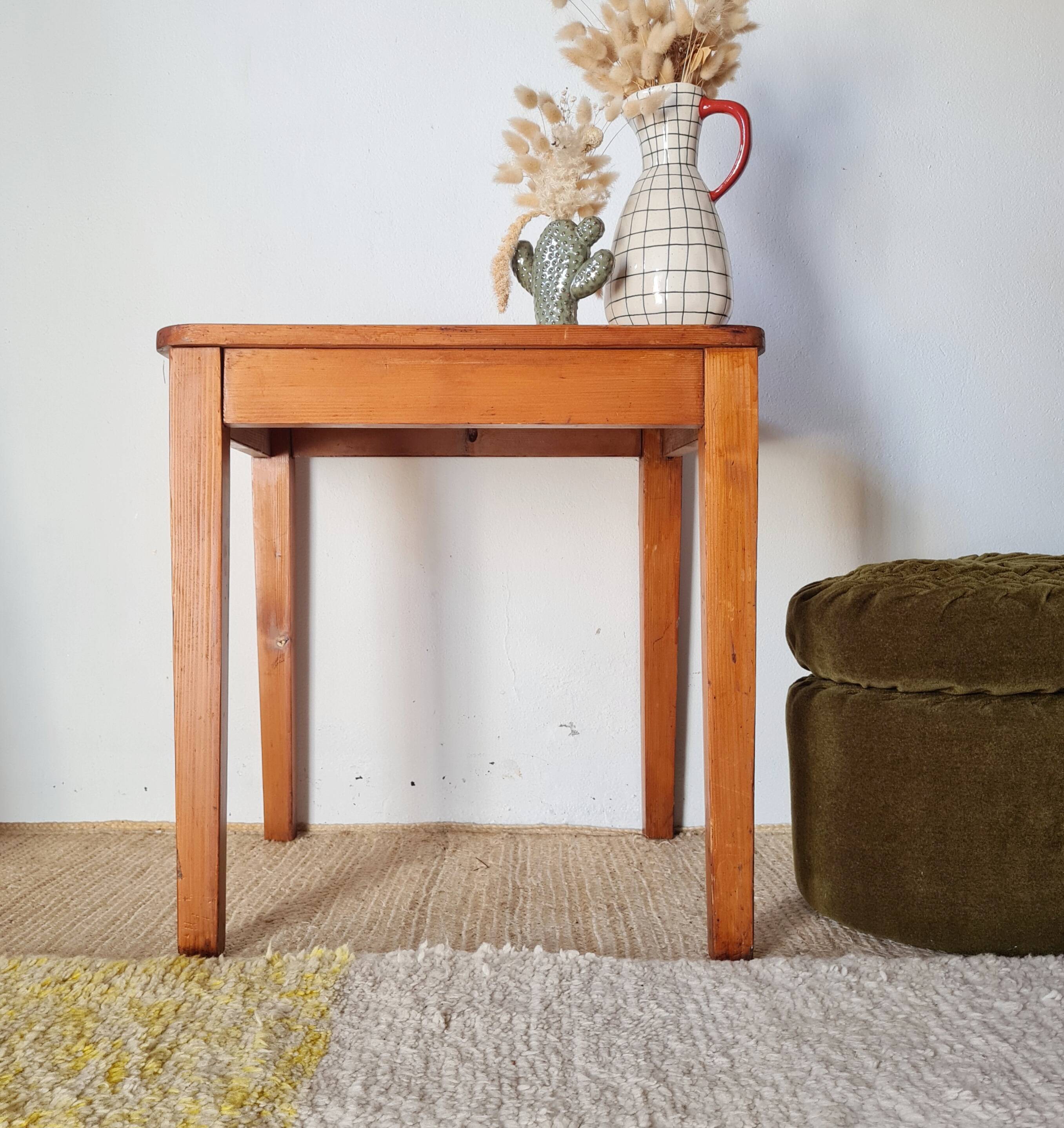 Petite table ou bout de canapé en bois