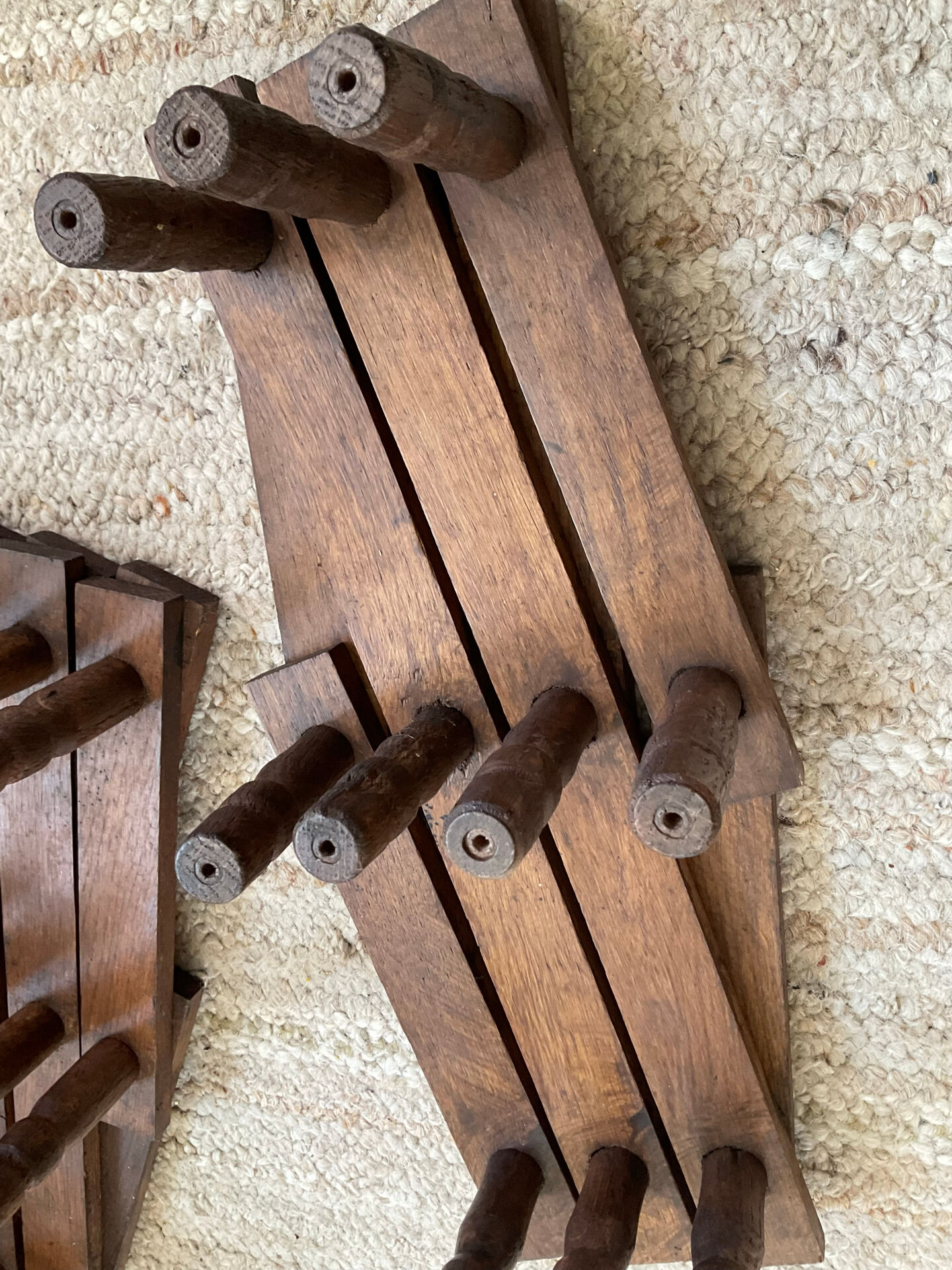Pair of accordion coat hooks in oak from the 60s-70s.