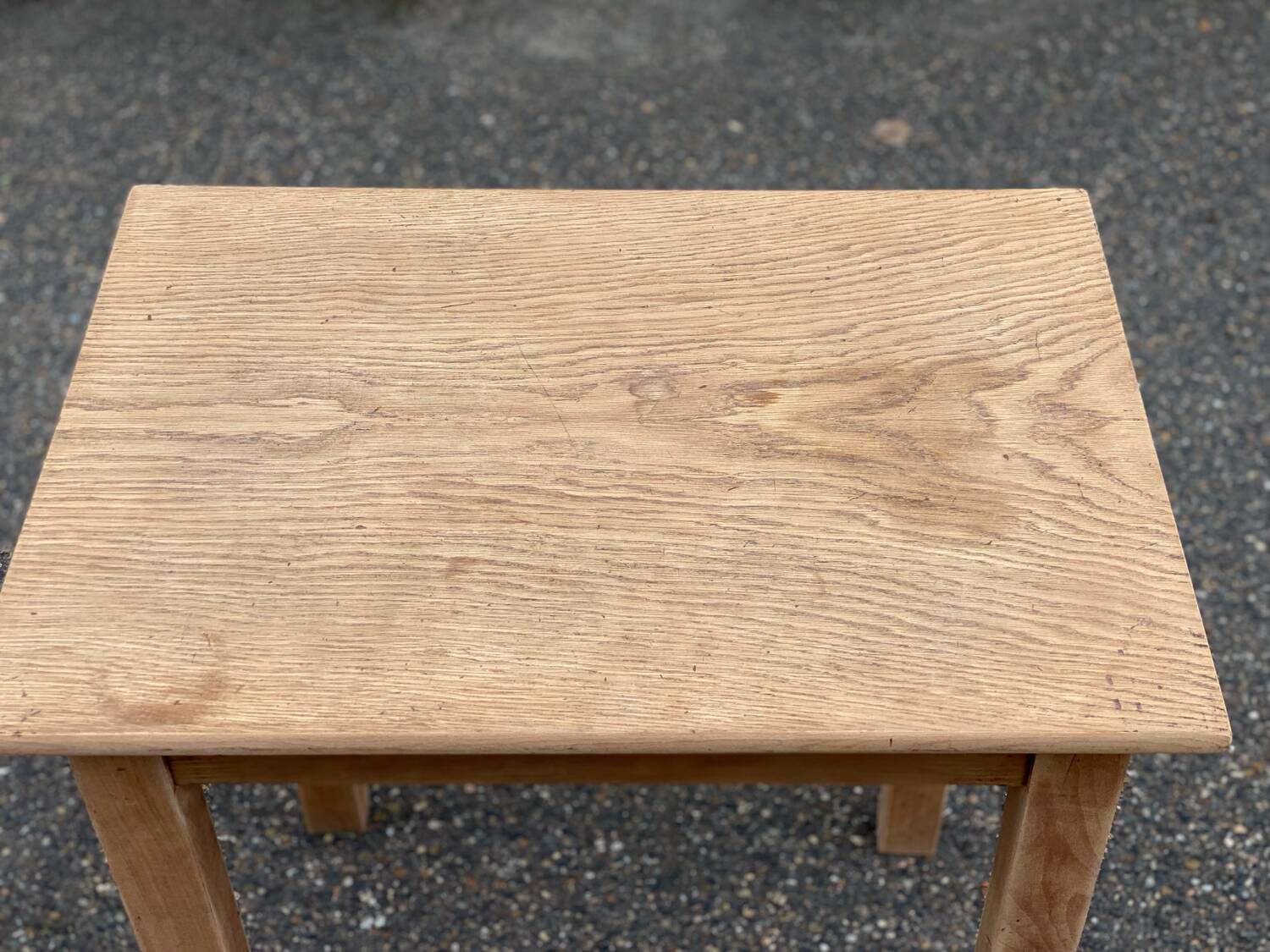 Table de ferme rénovée en bois massif brut
