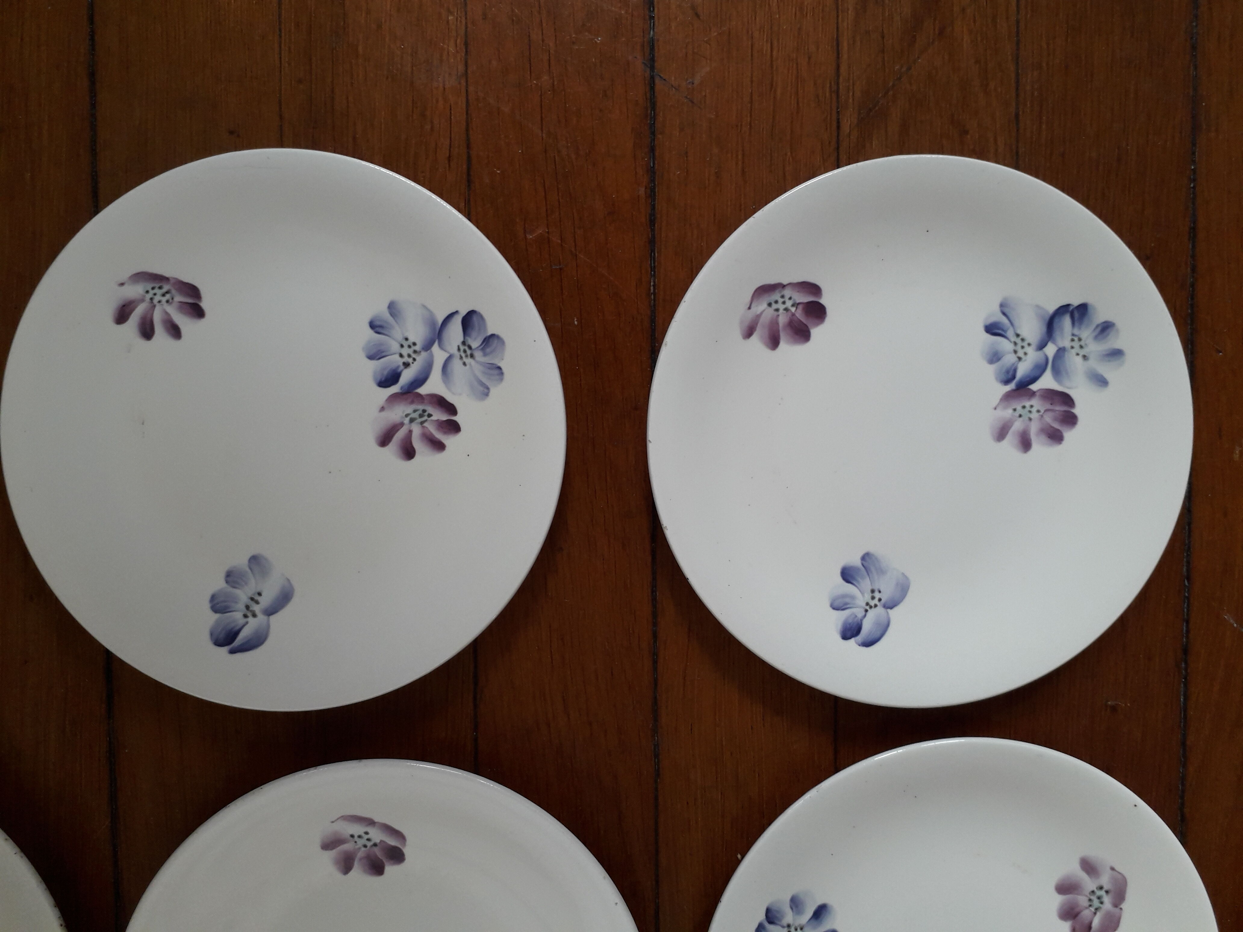 10 dessert plates from the Longchamp factory
